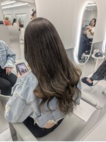 リノン(LINON)&nbsp;ブラウンロングヘアーでイメチェン！