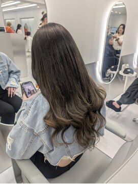 リノン(LINON) ブラウンロングヘアーでイメチェン!