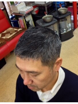 マリ美容室 ☆☆　雰囲気はMOZUなベリーショート