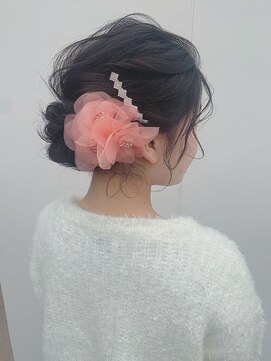 美容室 アイディー i-dee 綺麗めゆるふわまとめ髪