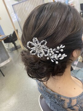 ヘアーステージブルーム(HAIR STAGE BLOOM) まとめ髪アレンジ