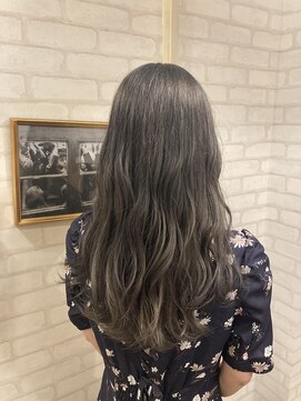 ストーリーズ(storiiz) ふんわりグレージュ