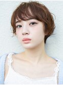 ハンサムショート　ニュアンスパーマ癖毛風　ベージュブラウン