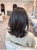 ミディアムレイヤー外はねボブオリーブグレージュブリーチなし
