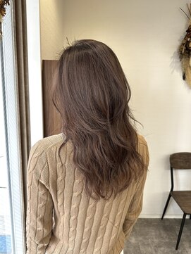 リベストバイジェービー 稲毛(li best. byjb) ホワイトグレージュ/チェリーブラウン/ミニウルフ[稲毛/稲毛駅]