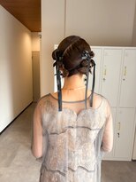 スリー バイ ザサロンフジサワ(THREE by the salon fujisawa)&nbsp;個性派twinアレンジ