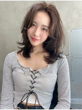 エイミー(Aimee) Aimee おすすめ オリーブベージュ×ミディアムレイヤー