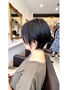 アルーシェ 錦糸町店(Alushe) 丸みショートで柔らかい印象に【錦糸町 ショート】