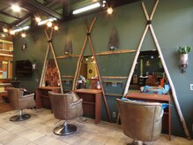 店内も広くて明るく緑に囲まれてリラックスして過ごせます♪