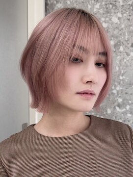 サンク 原宿 表参道(cinq) ハイトーンカラーヘーゼルベージュミルクティーベージュ暗めボブ