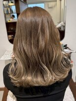 ルイ(ROUIS produced by LUCK 津田沼)&nbsp;似合わせカット/大人ガーリー/ハイライト/ベージュ