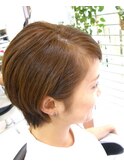 耳かけナナメ前髪(ツィッギー風)