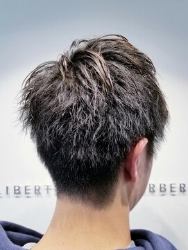 リバティシェアバーバー 銀座(LIBERTY SHARE BARBER) メンズカジュアルスタイル