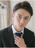 七三分けウェットスタイルのフェードカットマッシュO上尾