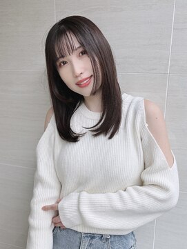 オーロ(ORO) 黒髪が映える顔周りレイヤーくびれミディアム