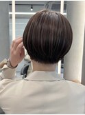 マッシュショート丸みショートボブ顔周りレイヤーくびれショート