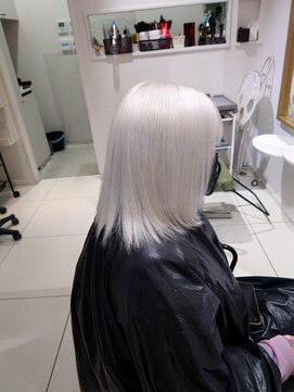 ルクール ヘアー プレジー(Le Coeur HAIR Plaisir) ホワイトカラー