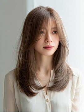 ダル 渋谷/表参道(DAL.) ベージュカラー大人レイヤーカーテンバングセンターパート