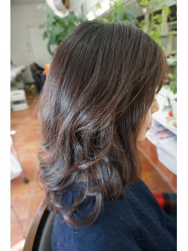 ヘアーアンドメイク フラット ヒルズ(Hair&Make FLAT HILLS) フェミニンなカールスタイル