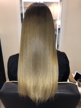 アールサロン アオヤマ(Rr SALON AOYAMA) プラチナミネコラ