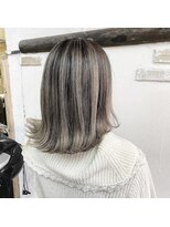 ユートピア(U topia)&nbsp;シルバーカラー/バレイヤージュ/ハイライトカラー