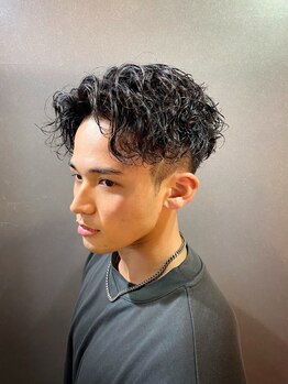 メンズ ラピス(Men's Lapis)の写真/ツイストスパイラルからニュアンスパーマまで幅広いstyleに対応◎理想通りの仕上がりと扱いやすさが魅力◎