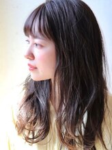 トレンドの透明感カラーや肌色に合わせたヘア提案が◎周りと差が付くオシャレを楽しんで♪