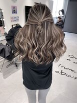 キング 枚方店(K!ng)&nbsp;【枚方、高槻、梅田】ホワイトハイライト