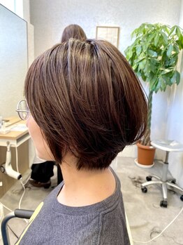 ショートヘアはバランスが命☆髪質やクセを見極めたカットでお家でも再現しやすいスタイルをご提案♪