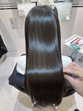 エミュスト(Emuest) 艶髪☆心斎橋美容室