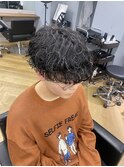 波巻きツイストスパイラルパーマツーブロック刈り上げ