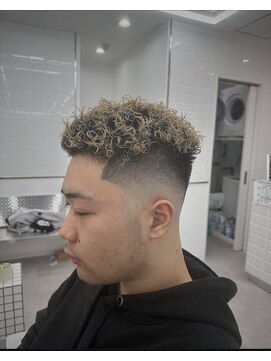 ダムディートウキョウ 心斎橋店(DAMDEE TOKYO) ショートカーリーパーマ