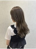 オリーブベージュ