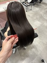 トゥーレ(Tule)&nbsp;髪質改善×酸熱カラーで叶える、上品ストレートヘア