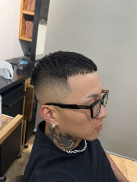 クオンヒール 淀屋橋店(QUON HEAL) スペインカール/スパイキーショート/フェザーパーマ/フェード△