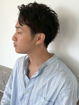 ラギッド 大野城店(RUGGED) ニュアンスパーマ 黒髪ショート アップバング ツーブロック