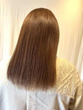 ココカラヘアー ニコ(cococara hair nico) グレイカラー/白髪染め/明るい白髪染め/レイヤーカット