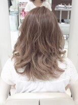 ケンジ 平塚 アネッタ(KENJE annetta)&nbsp;ニュアンスハイライトでつくる外国人風グラデーションカラー♪