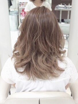 ケンジ 平塚 アネッタ(KENJE annetta) ニュアンスハイライトでつくる外国人風グラデーションカラー♪