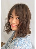 学生限定　ミディアムのパーマを「大きめゆるめ」でカジュアルに