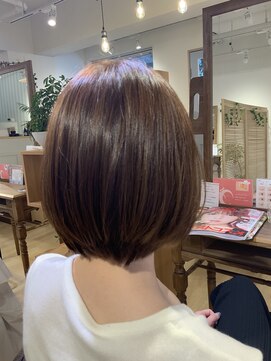 ユーネリー(U-NERY) 艶ボブレイヤー