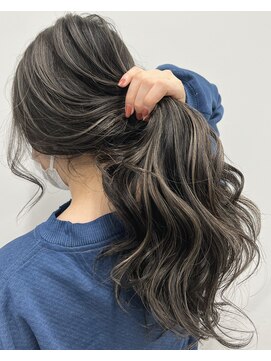 アライブ キチジョウジ(ALIVE Kichijoji) 【ALIVE吉祥寺】ハイライトカラー白髪ぼかし／ケアブリーチ