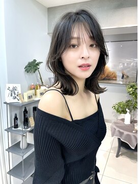 ヴェイン 渋谷(vain) ミディアムレイヤーカット/くびれヘア/20代30代/インナーカラー