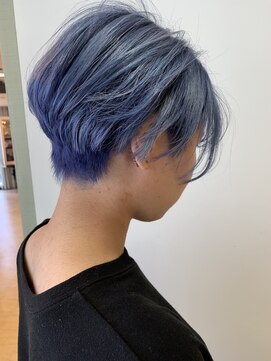 ライフ 四条畷店(Lyfe) ネイビーブルーコンパクトショートヘア_トリプルカラー_349