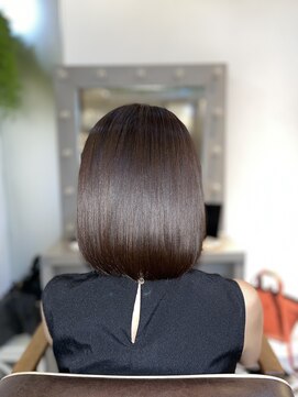 アールサロン アオヤマ(Rr SALON AOYAMA) 艶ボブ