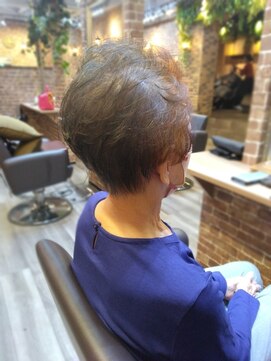 モニカ 鶴ヶ峰店(Monica) マダム×パーマ