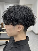 フゥ 宇都宮(FeU)&nbsp;波巻きパーマセンターパートツイストパーマメンズマッシュパーマ