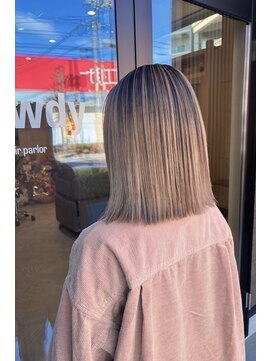 ハウディ(Howdy) シャドウルーツ