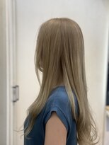 ギャラクシー ヘアードレッサーズ(galaxy hairdressers)&nbsp;30代女子グレーになり過ぎない淡いベージュ