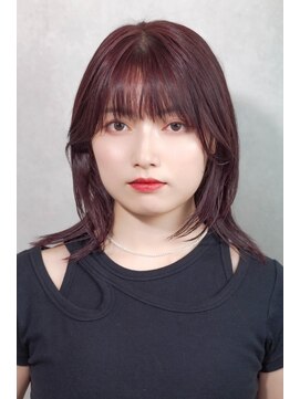 メゾンドムニ 恵比寿(Maison de MUNi) 外ハネミディアムレイヤー前髪ありチェリーレッド